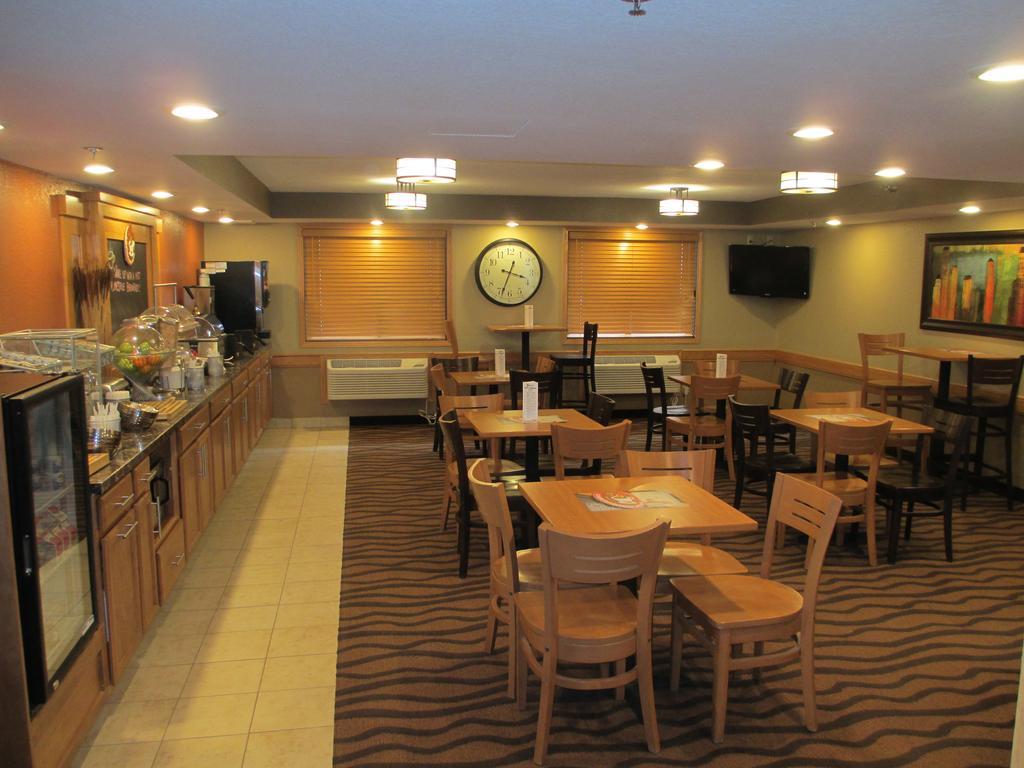 Americinn By Wyndham Algona Экстерьер фото